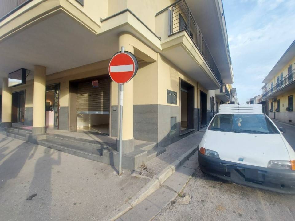 negozio in affitto a Frattaminore