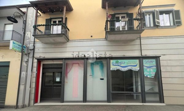 locale commerciale in affitto a Frattaminore