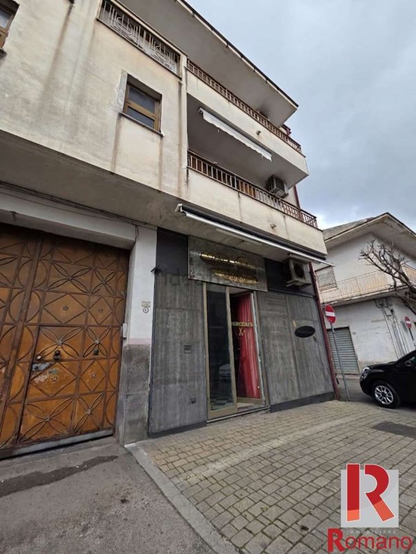 locale commerciale in affitto a Frattaminore