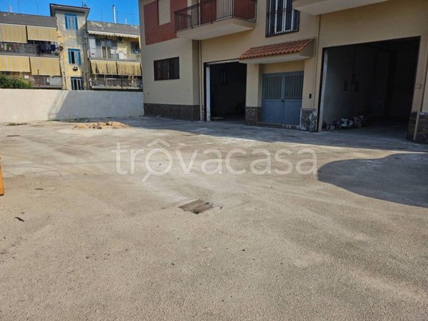 negozio in affitto a Frattaminore