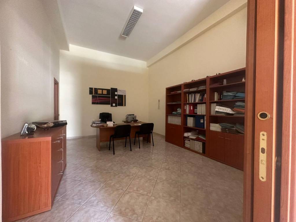 negozio in affitto a Giugliano in Campania in zona Casacelle