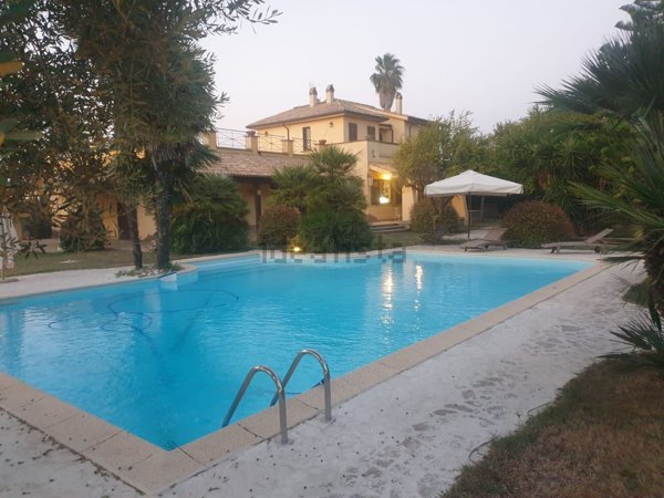 villa in affitto a Giugliano in Campania in zona Lago Patria