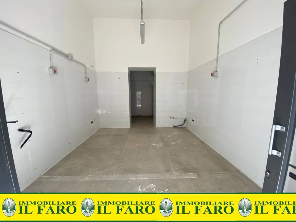 negozio in affitto a Giugliano in Campania