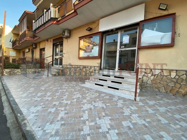 negozio in affitto a Giugliano in Campania