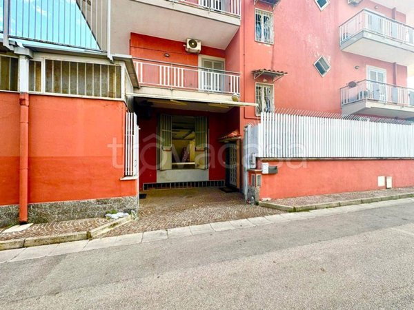 negozio in affitto a Giugliano in Campania