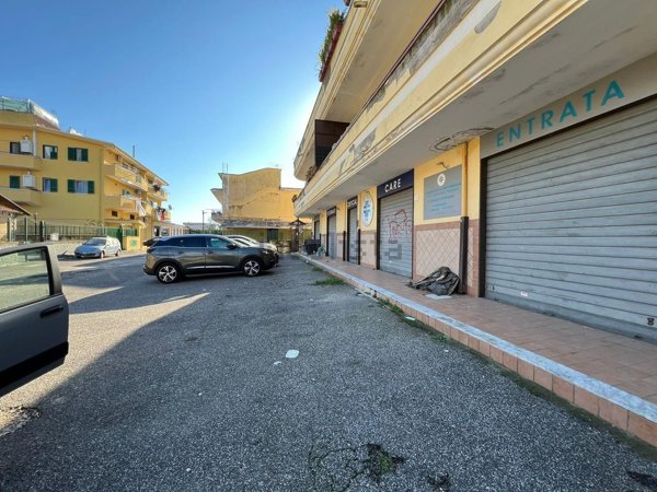 locale commerciale in affitto a Giugliano in Campania in zona Licola