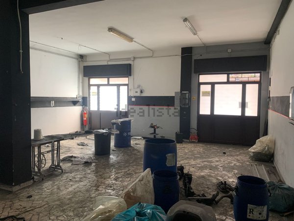 locale commerciale in affitto a Giugliano in Campania