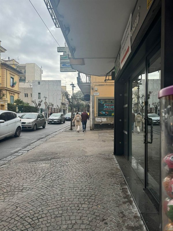 negozio in affitto a Giugliano in Campania