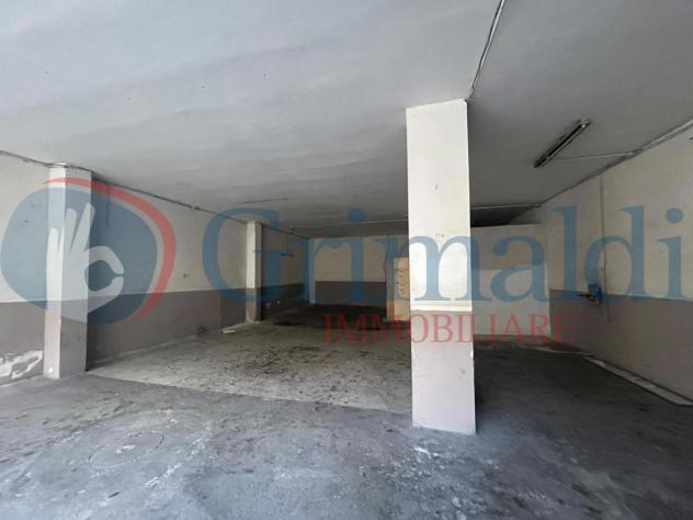 locale commerciale in affitto a Giugliano in Campania
