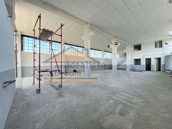 capannone in affitto a Giugliano in Campania in zona Varcaturo