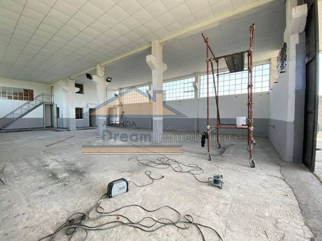 capannone in affitto a Giugliano in Campania in zona Varcaturo