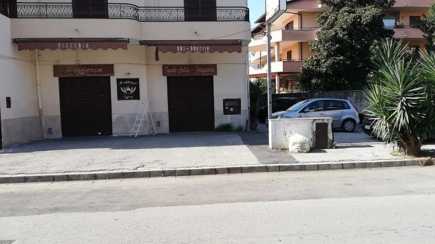 locale commerciale in affitto a Giugliano in Campania