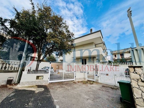 casa indipendente in affitto a Giugliano in Campania