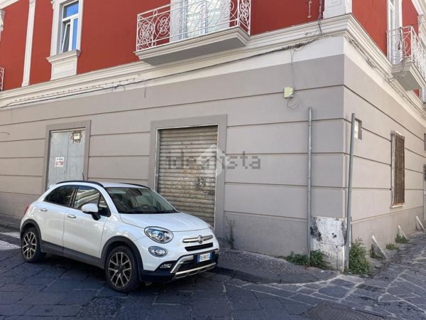 locale commerciale in affitto a Giugliano in Campania