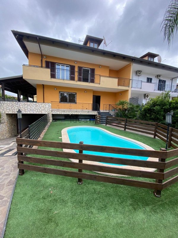 casa indipendente in affitto a Giugliano in Campania in zona Licola