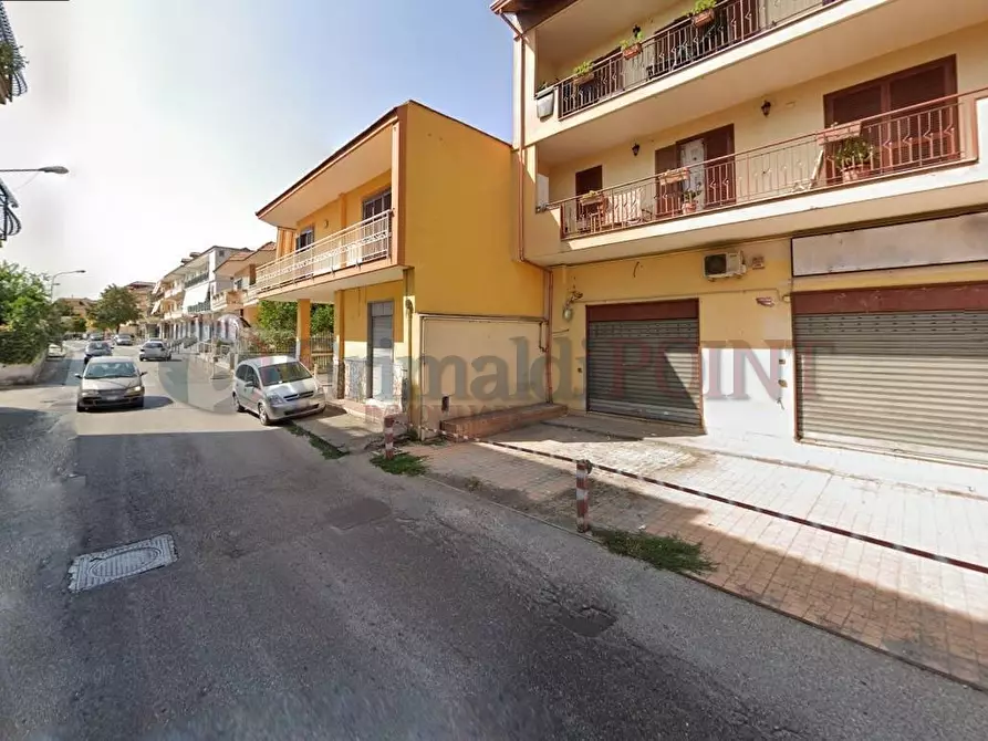 locale commerciale in affitto a Giugliano in Campania