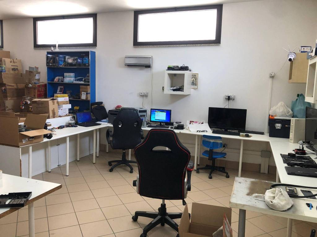 negozio in affitto a Giugliano in Campania