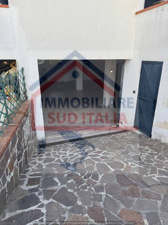locale commerciale a Giugliano in Campania in zona Massariola / Amodio