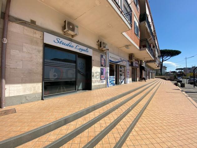 negozio in affitto a Giugliano in Campania