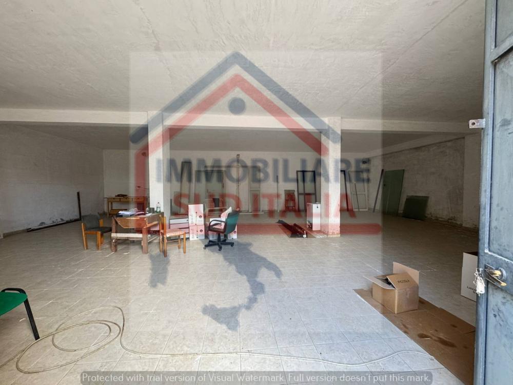 locale di sgombero in affitto a Giugliano in Campania in zona Varcaturo