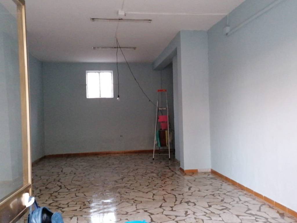 locale commerciale in affitto a Giugliano in Campania