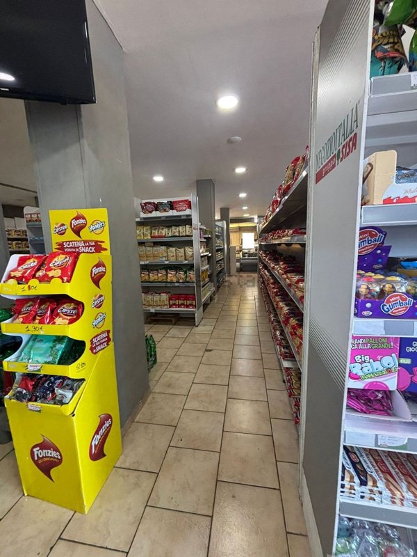 negozio in affitto a Giugliano in Campania in zona Licola