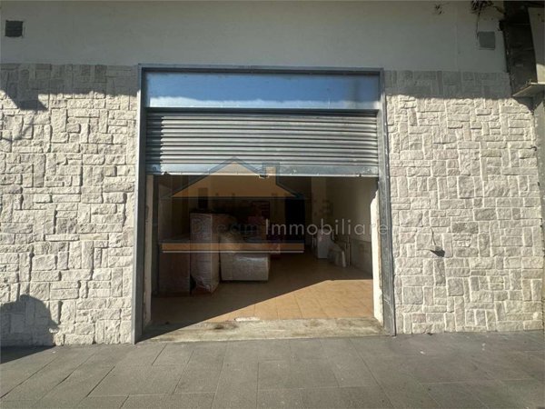 locale commerciale in affitto a Giugliano in Campania