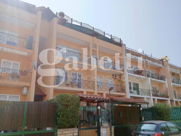 appartamento in affitto a Giugliano in Campania in zona Varcaturo