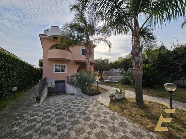 casa indipendente in affitto a Giugliano in Campania in zona Lago Patria
