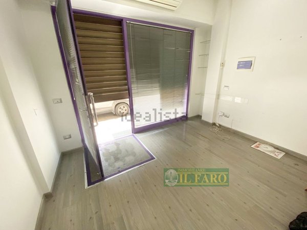 locale commerciale in affitto a Giugliano in Campania
