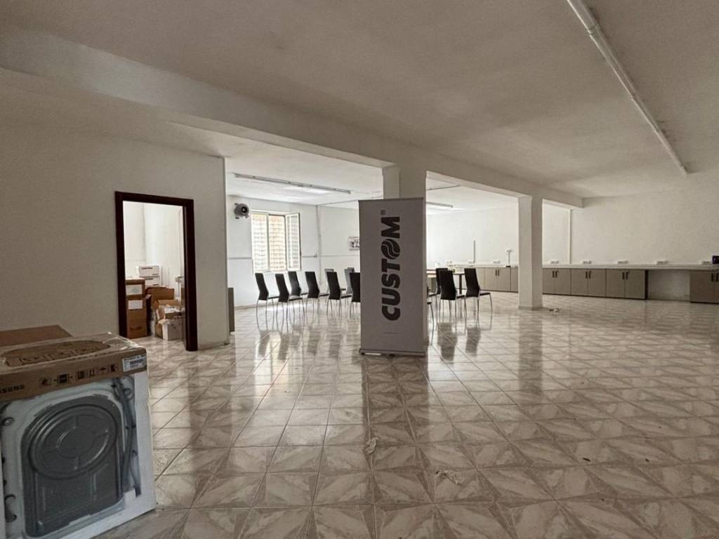 locale commerciale in affitto a Giugliano in Campania in zona Lago Patria