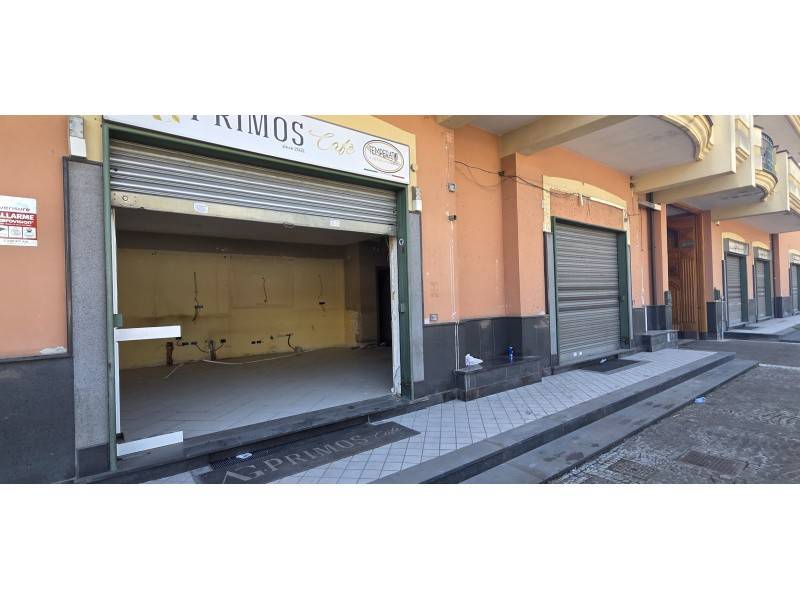 negozio in affitto a Giugliano in Campania