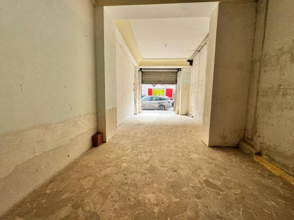 negozio in affitto a Giugliano in Campania