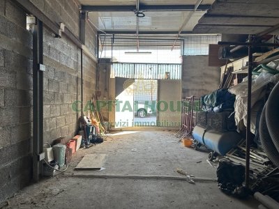 locale commerciale in affitto a Giugliano in Campania