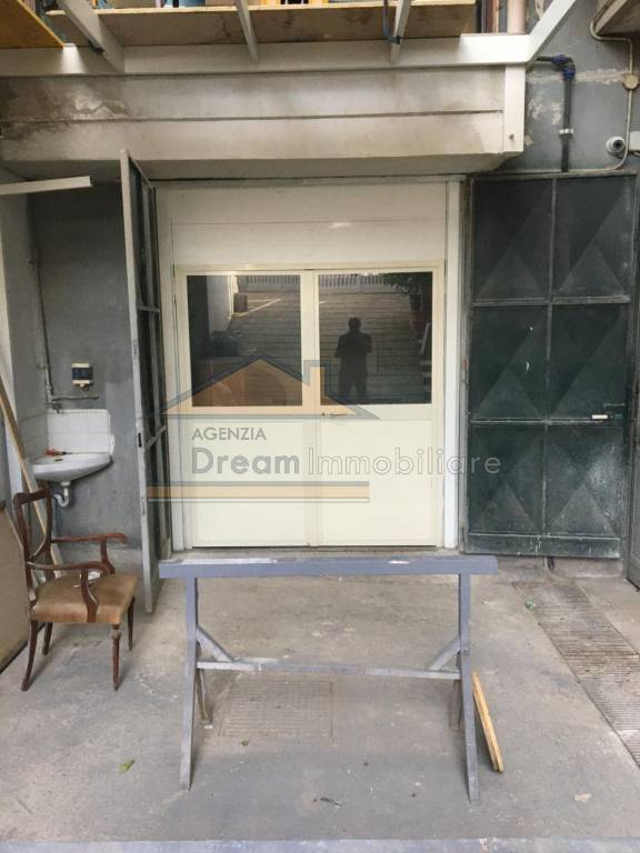 locale commerciale in affitto a Giugliano in Campania