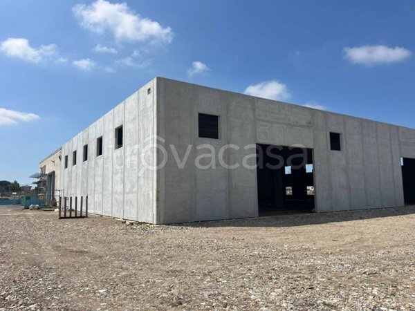 locale commerciale in affitto a Giugliano in Campania