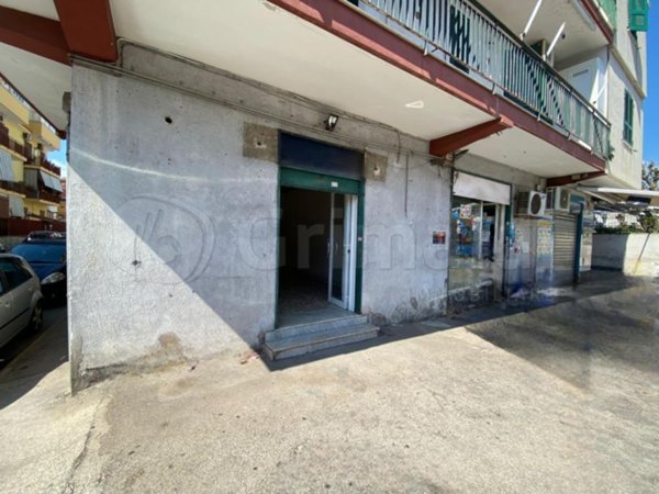locale commerciale in affitto a Giugliano in Campania