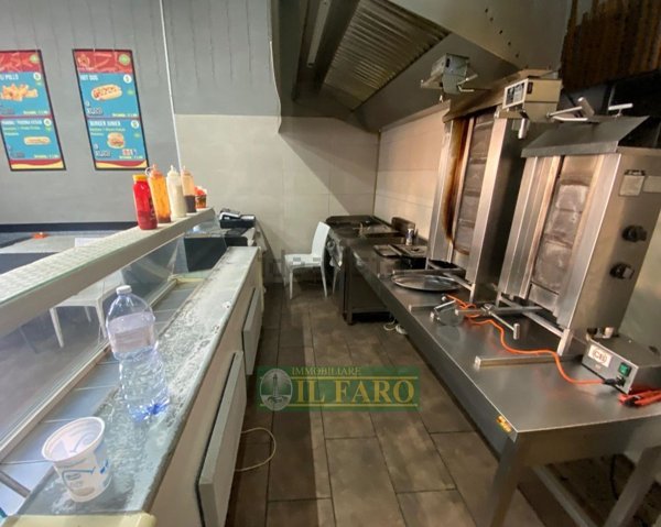 locale commerciale in affitto a Giugliano in Campania