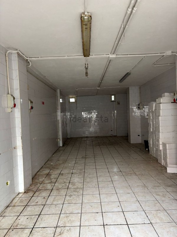locale commerciale in affitto a Giugliano in Campania in zona Varcaturo