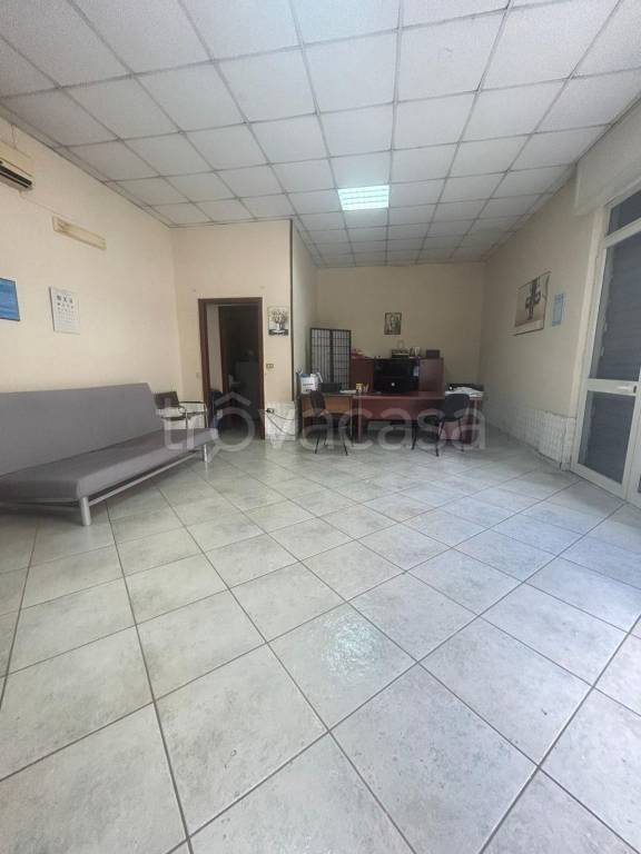 locale commerciale in affitto a Giugliano in Campania