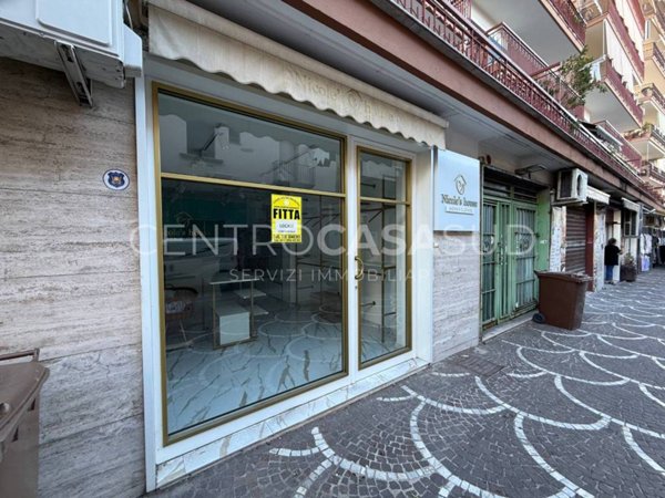 negozio in affitto a Giugliano in Campania