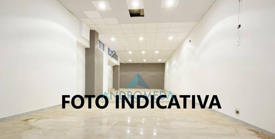 negozio in affitto a Giugliano in Campania