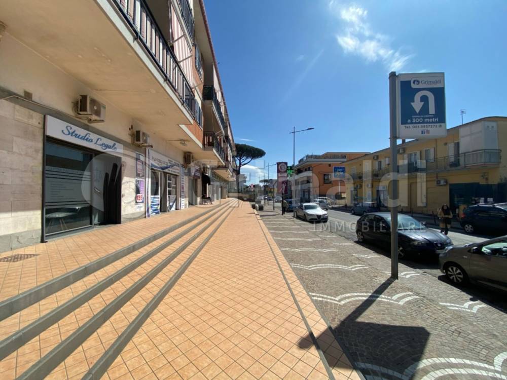 locale commerciale in affitto a Giugliano in Campania