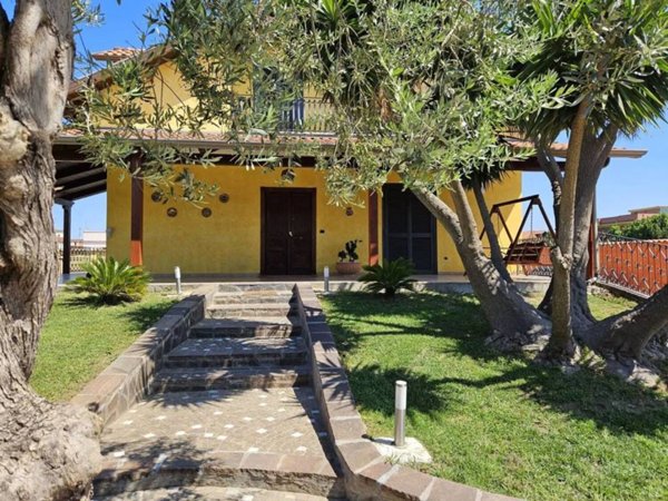 casa indipendente in affitto a Giugliano in Campania in zona Varcaturo