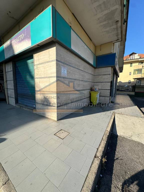 negozio in affitto a Giugliano in Campania