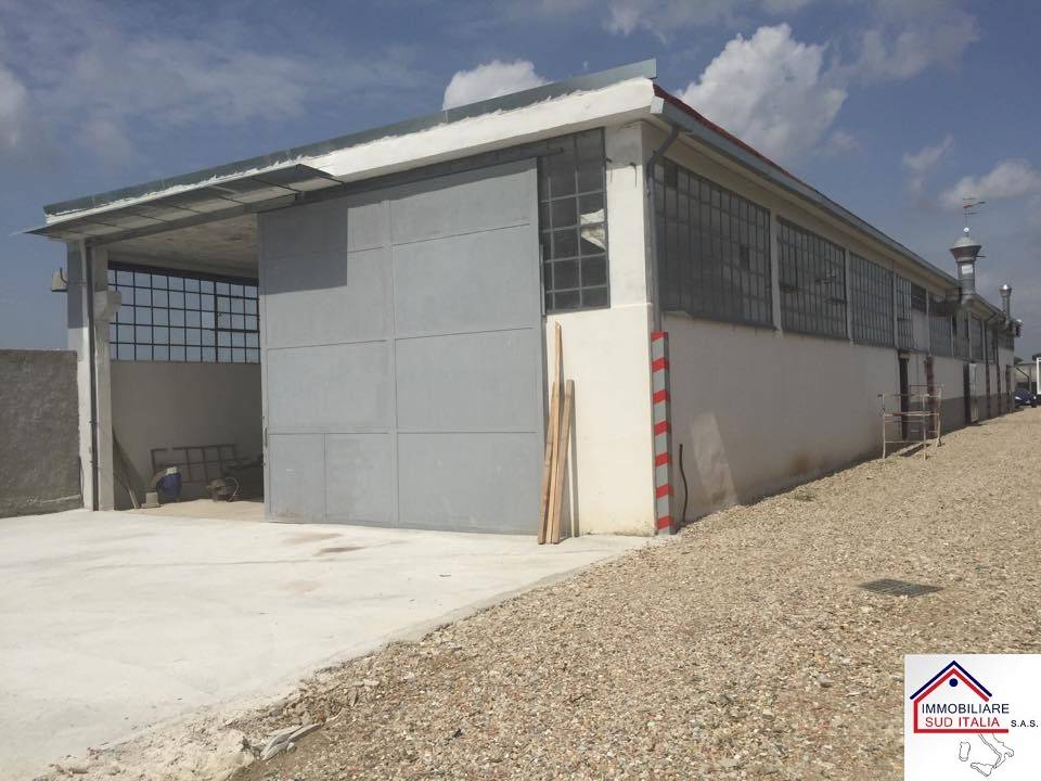 capannone in affitto a Giugliano in Campania in zona Varcaturo