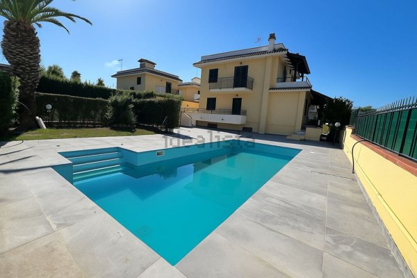 casa indipendente in affitto a Giugliano in Campania in zona Licola