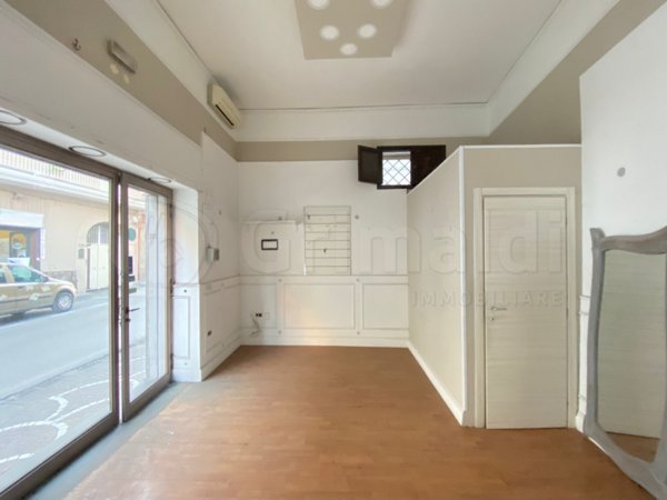 locale commerciale in affitto a Giugliano in Campania