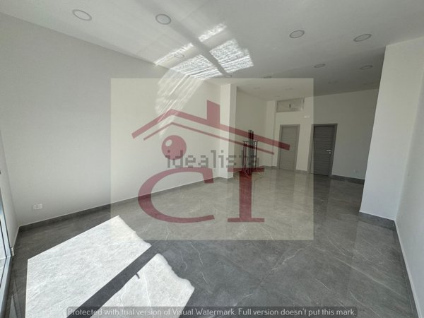 locale commerciale in affitto a Giugliano in Campania