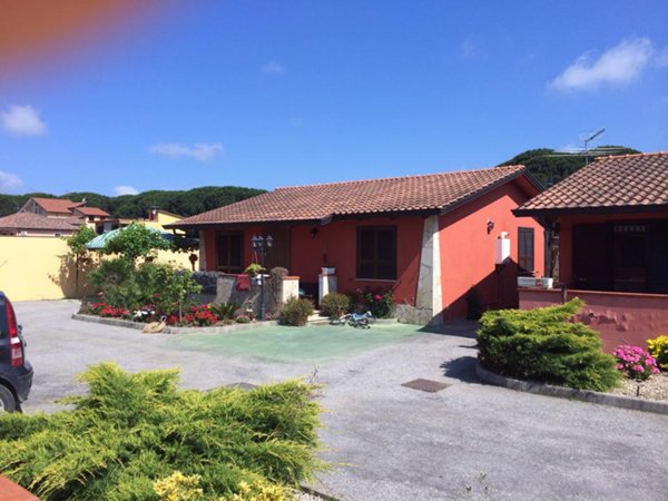 casa indipendente in affitto a Giugliano in Campania in zona Varcaturo